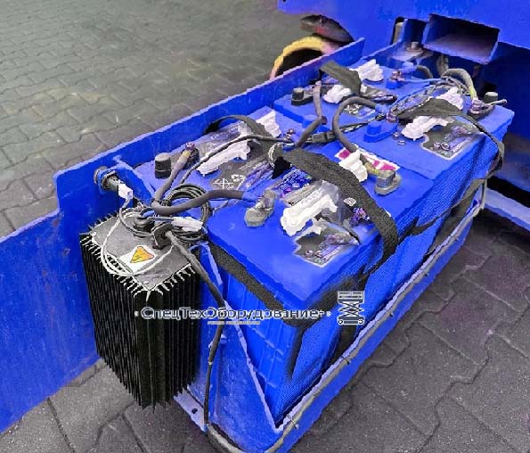 AIRO X12EW отсек с аккумуляторами